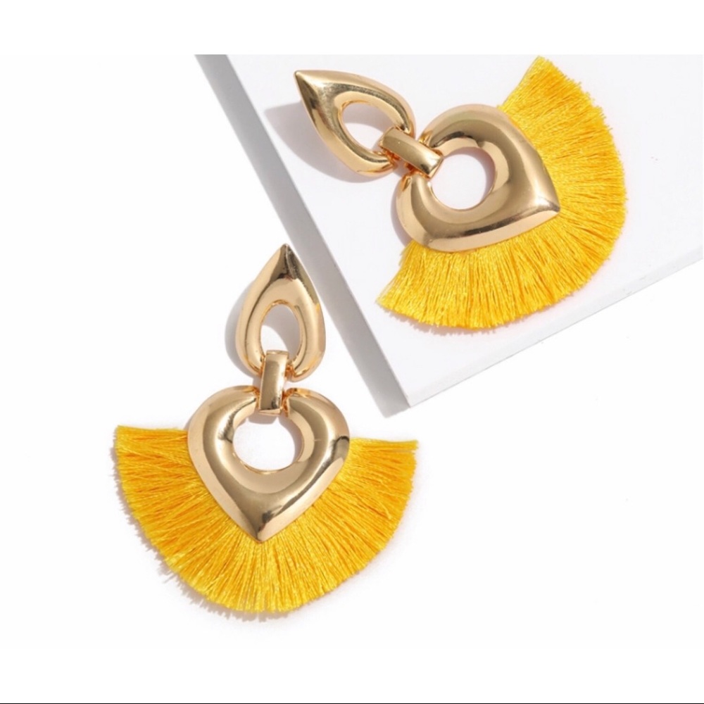 Yellow and gold tassel drop earrings - Picture 2 of 2
